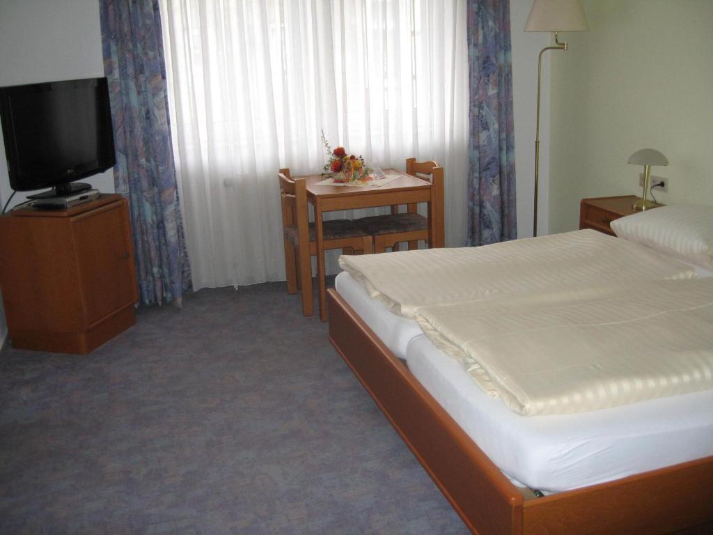 Hotel Alt-Holzhausen Bad Pyrmont Phòng bức ảnh