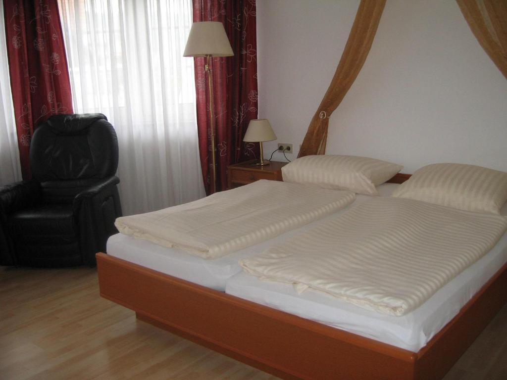 Hotel Alt-Holzhausen Bad Pyrmont Phòng bức ảnh