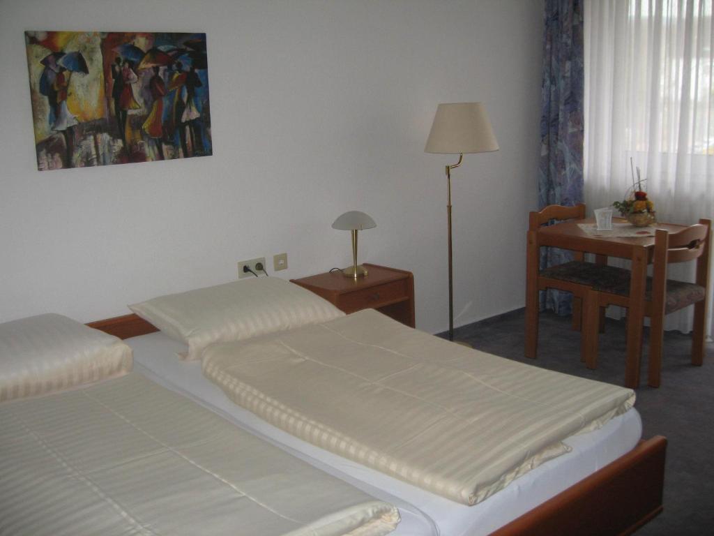 Hotel Alt-Holzhausen Bad Pyrmont Phòng bức ảnh